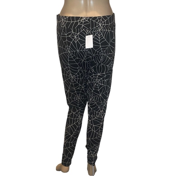 Halloween Soft Leggings with All-Over Spiderwebs Pattern Print Size Large NWT - Picture 5 of 6